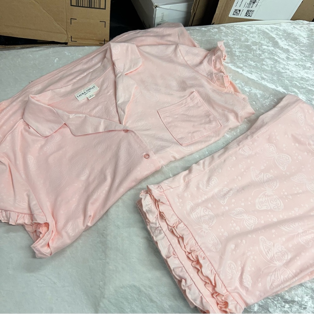 Laura Ashley Soft pink Textured two piece Pajama Set L butterfly heart embossed